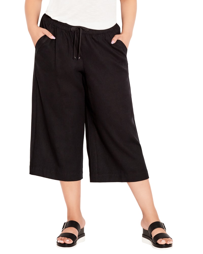 Front of a model wearing a size 18 WIDE LEG CROP PANT in Black by avenue. | dia_product_style_image_id:293426